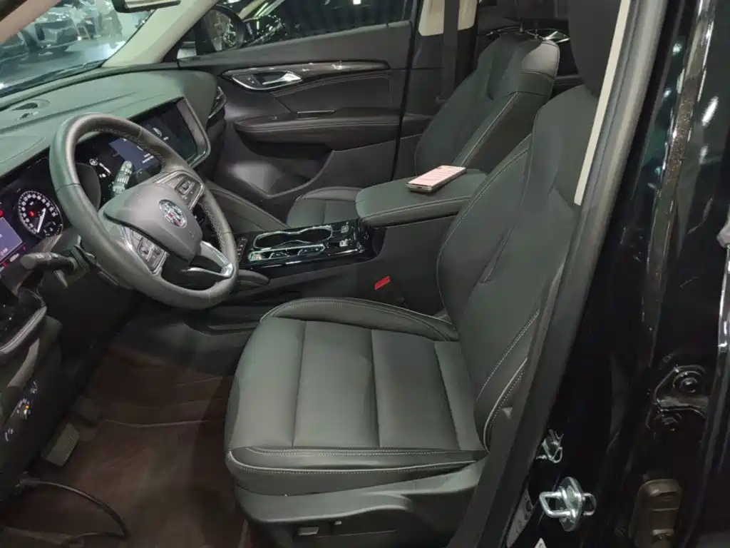 Buick Envision Plus — фото 15