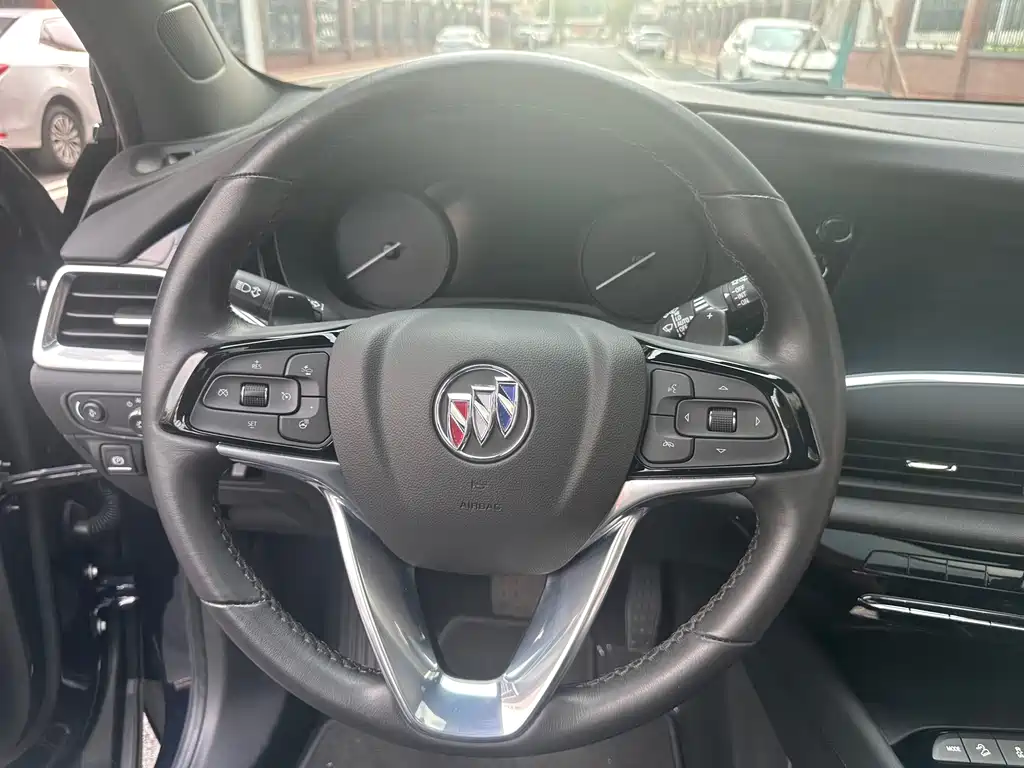 Buick Enclave — фото 10