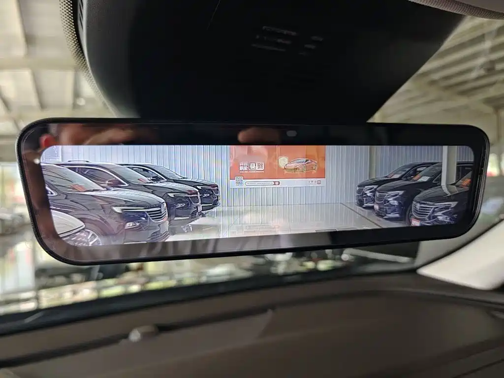 Buick Envision Plus — фото 21