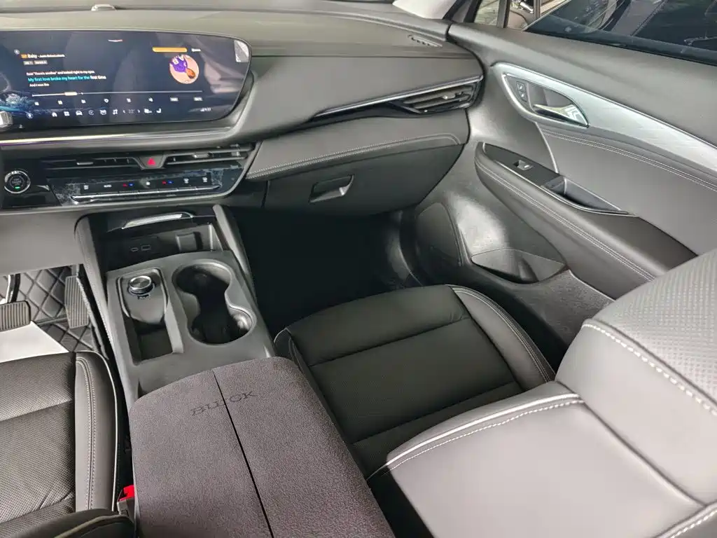 Buick Envision Plus — фото 7