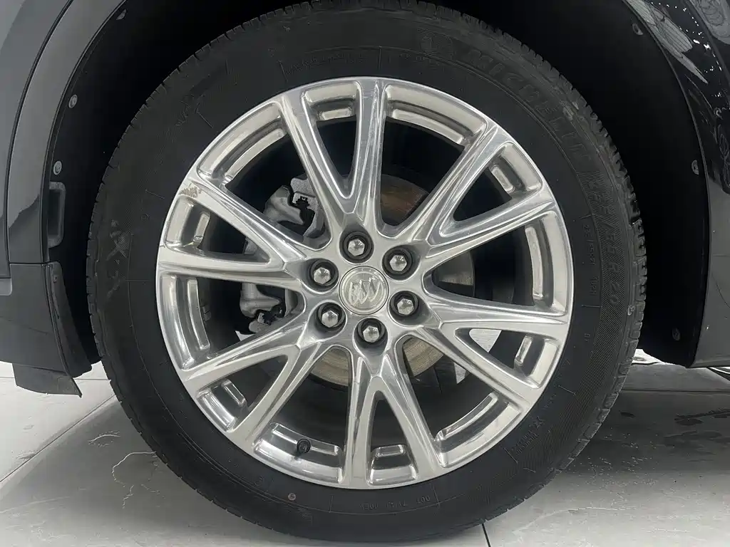 Buick Enclave — фото 18