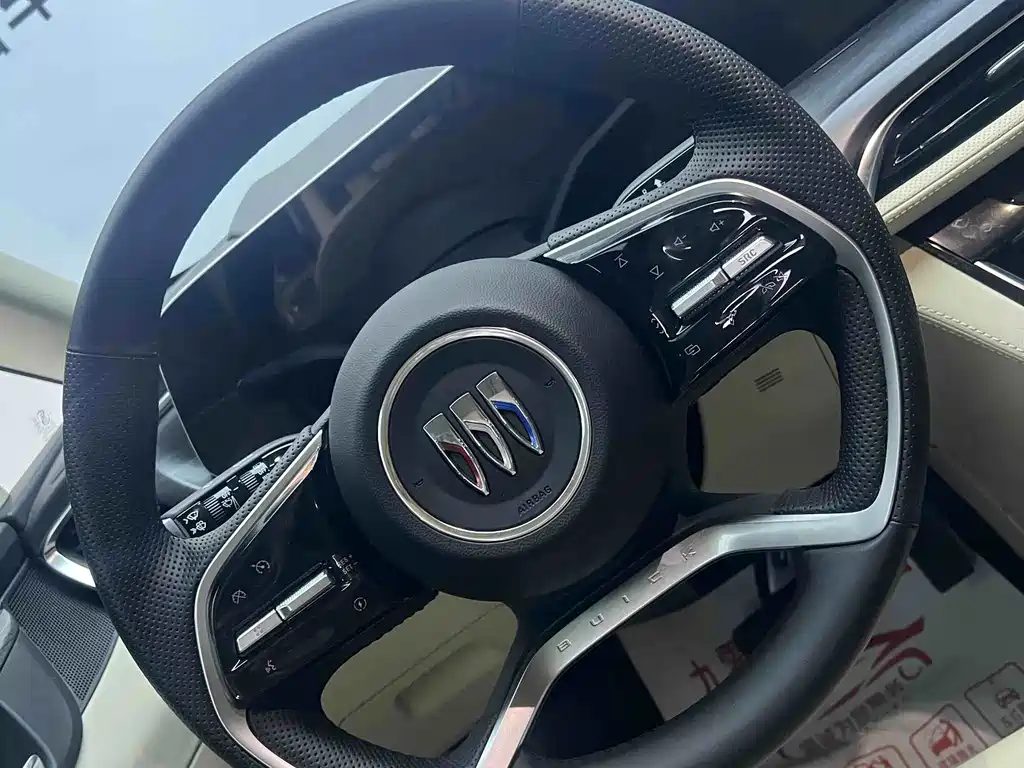 Buick GL8 Hybrid — фото 10