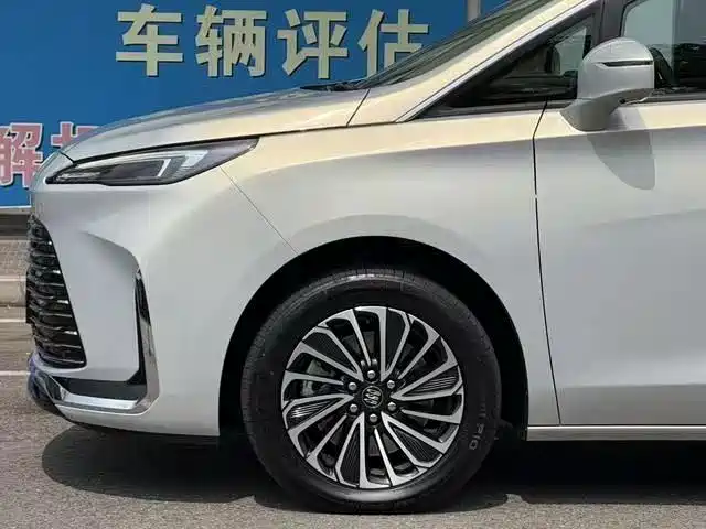 Buick GL8 Hybrid — фото 7
