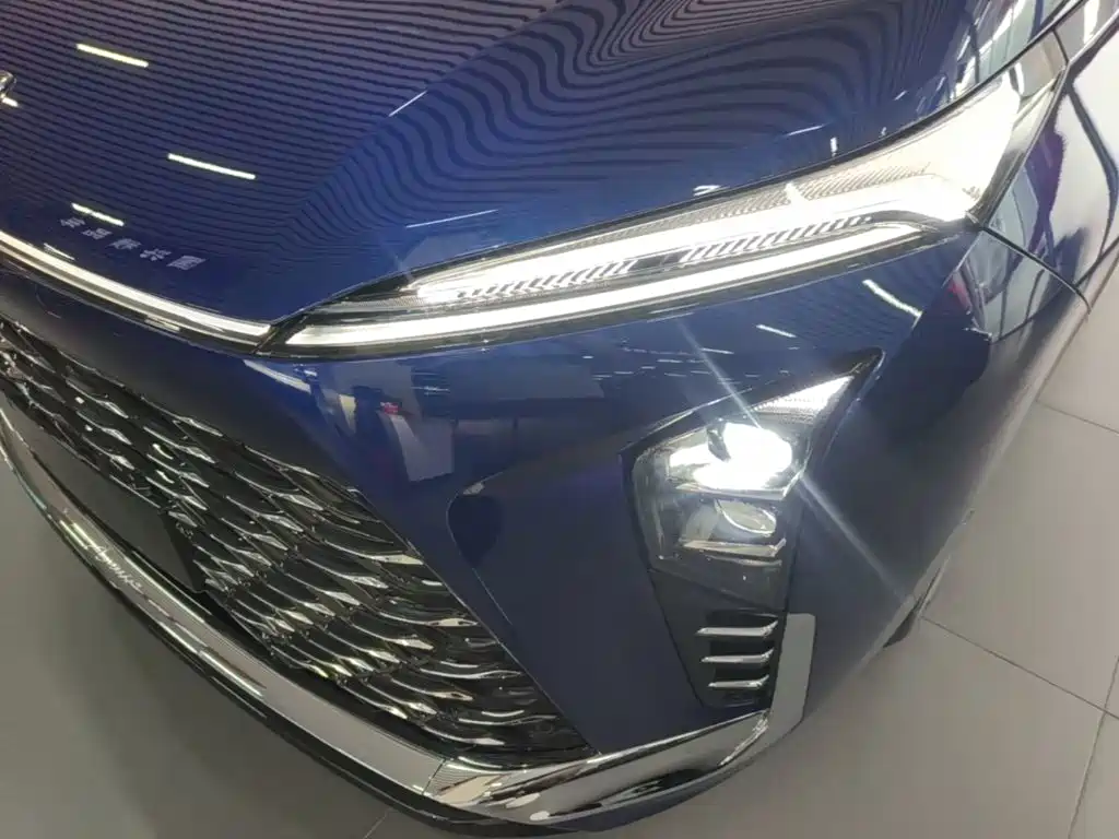 Buick GL8 Hybrid — фото 24