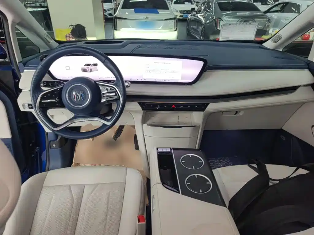 Buick GL8 Hybrid — фото 10