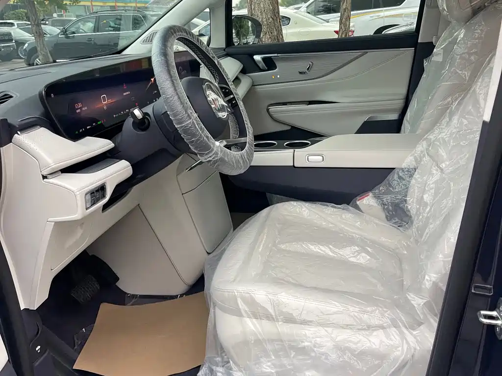 Buick GL8 Hybrid — фото 14