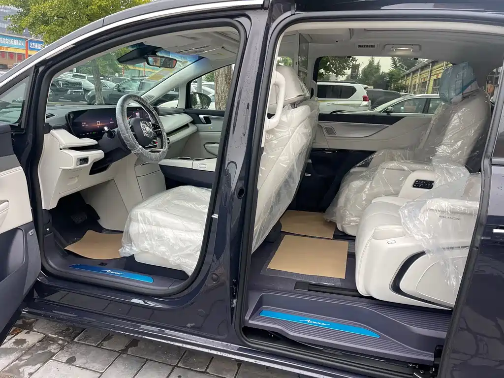 Buick GL8 Hybrid — фото 19