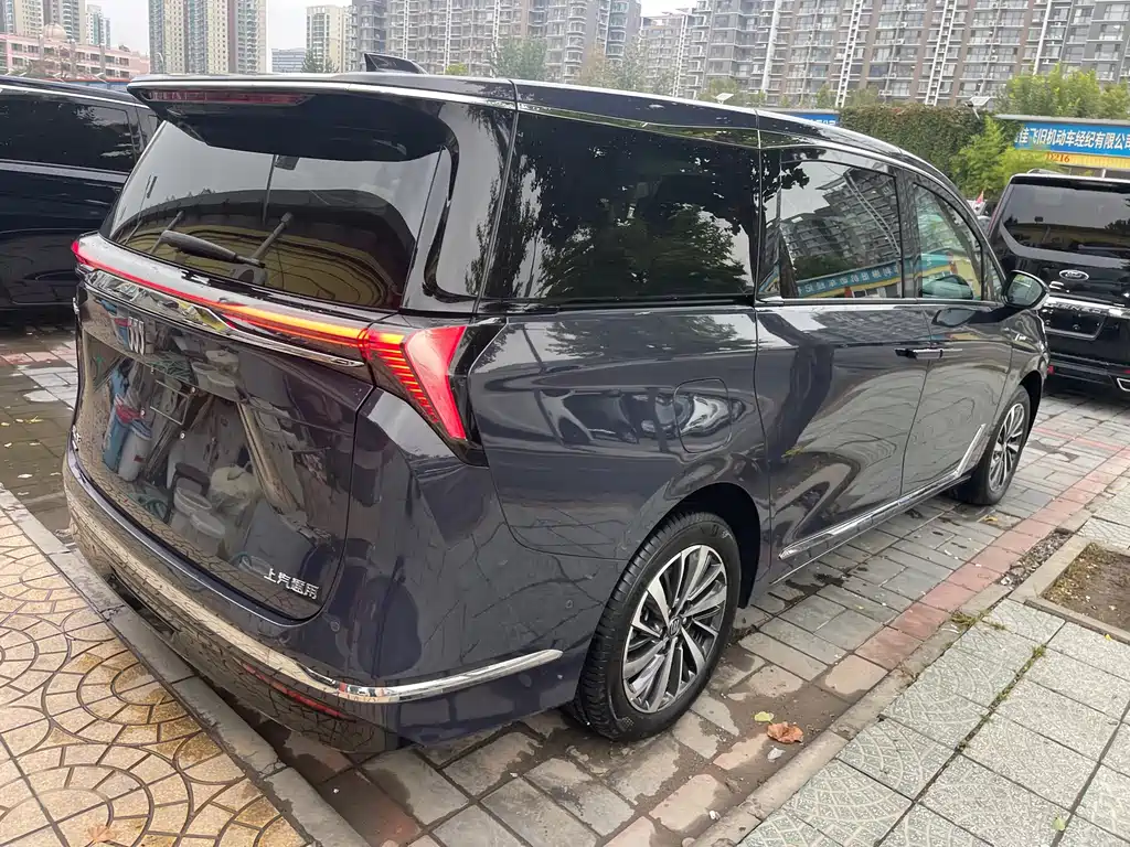 Buick GL8 Hybrid — фото 5