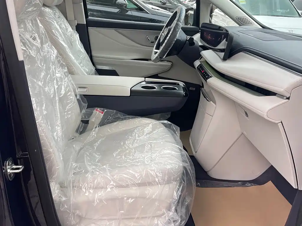 Buick GL8 Hybrid — фото 8