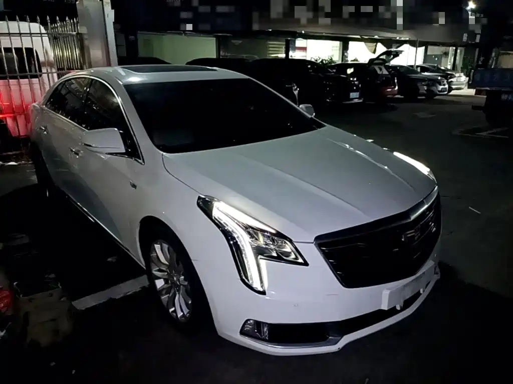 Cadillac XTS — фото 22