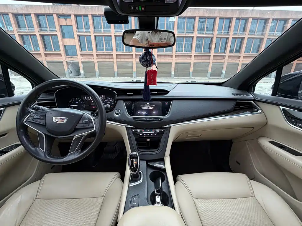 Cadillac XT5 — фото 6