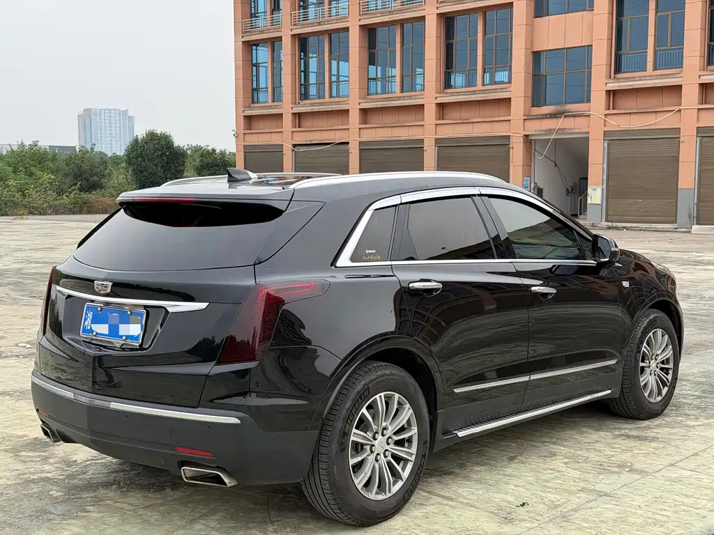 Cadillac XT5 — фото 9