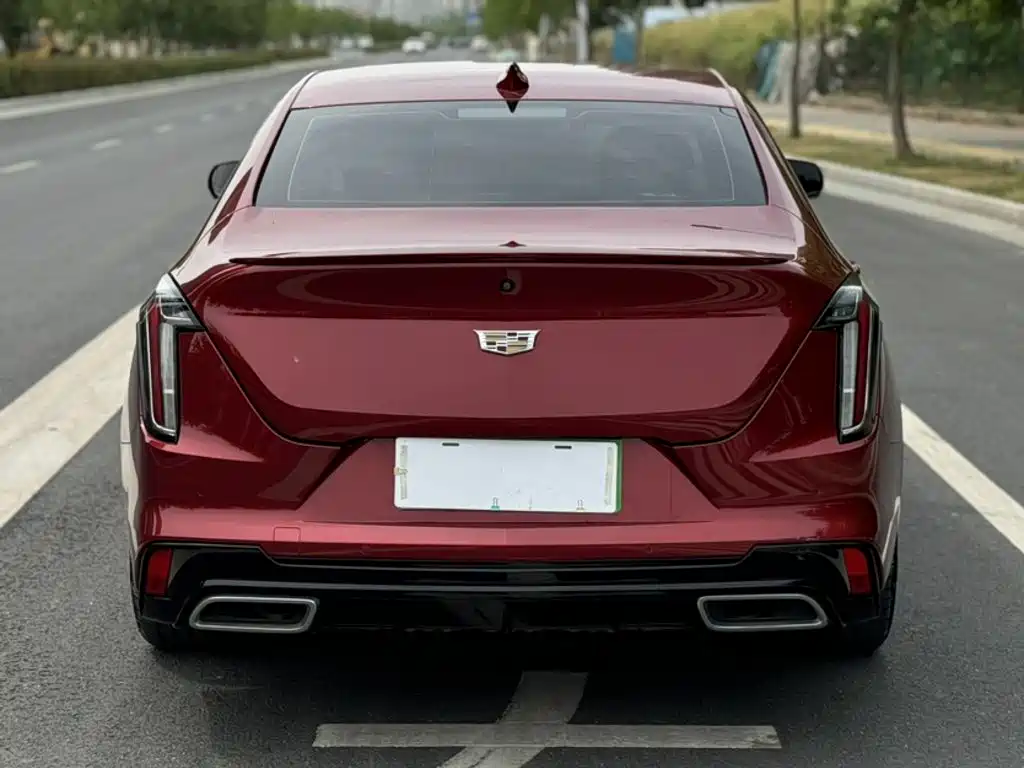 Cadillac CT4 — фото 11