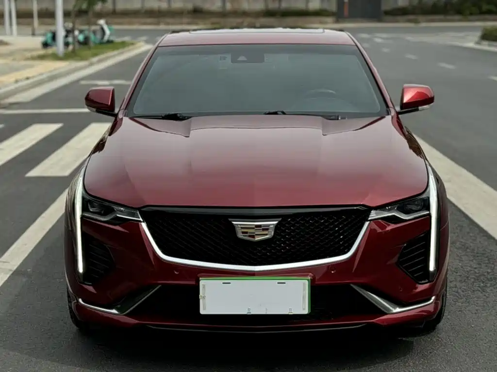 Cadillac CT4 — фото 18