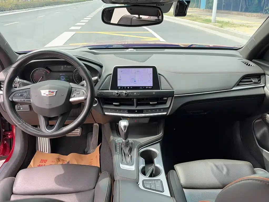 Cadillac CT4 — фото 7