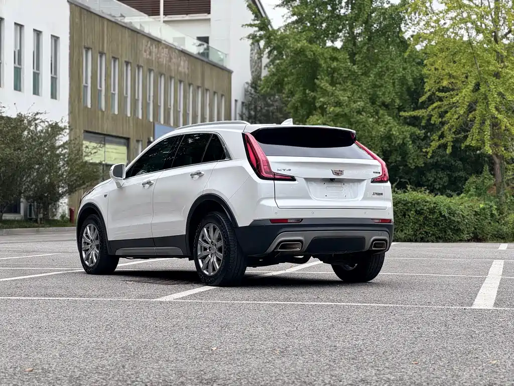 Cadillac XT4 — фото 5