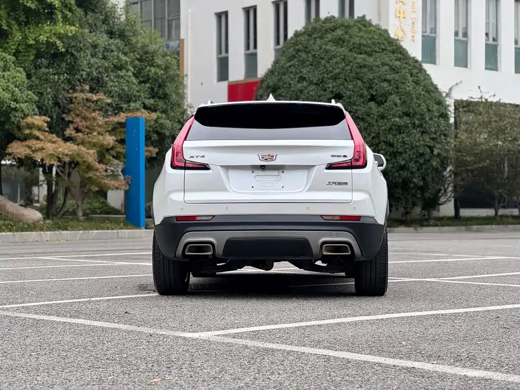 Cadillac XT4 — фото 6