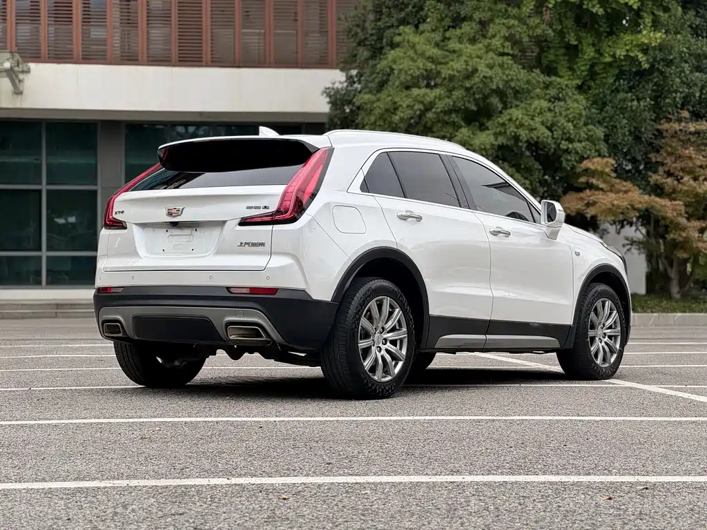 Cadillac XT4 — фото 7