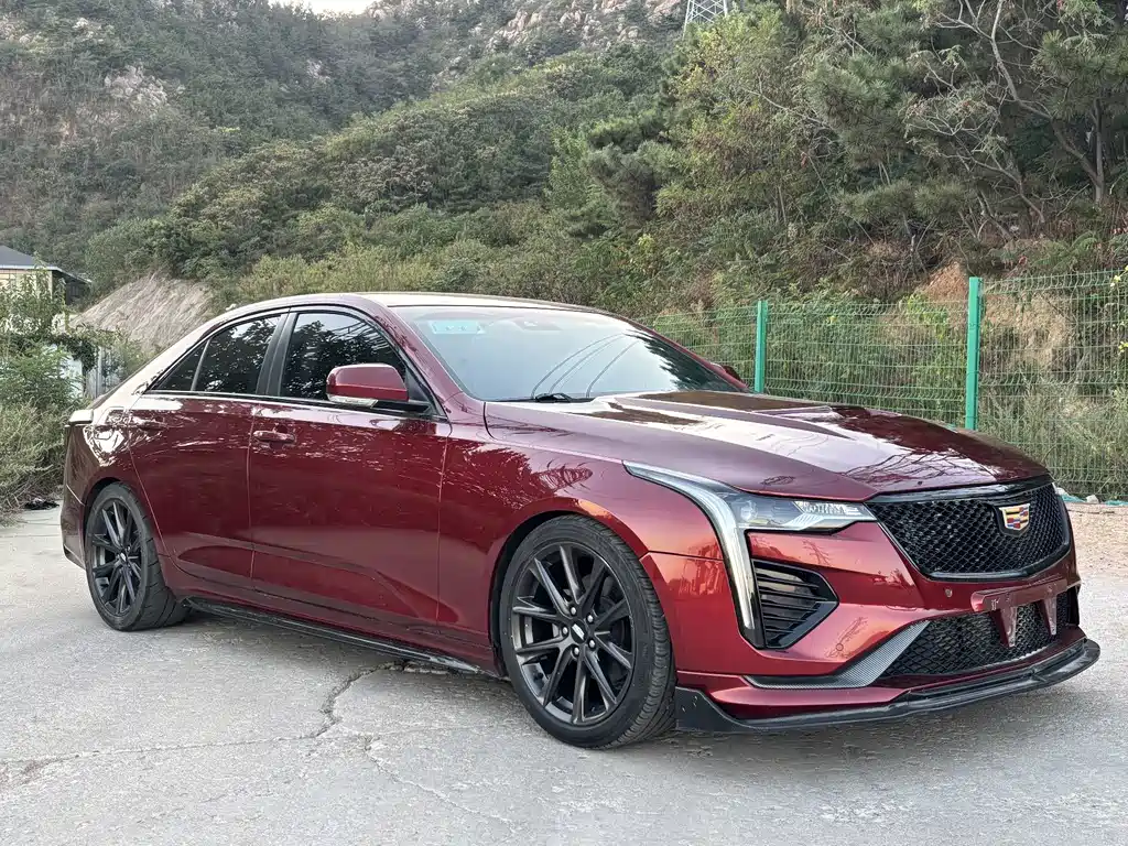 Cadillac CT4 — фото 3