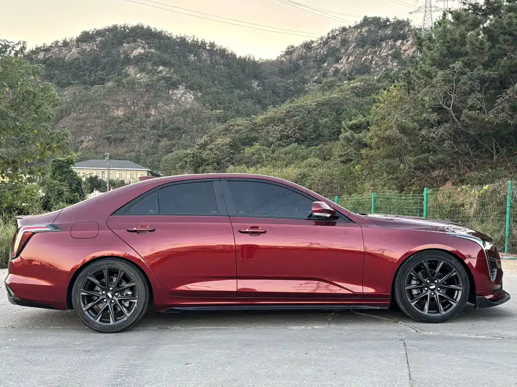 Cadillac CT4 — фото 4