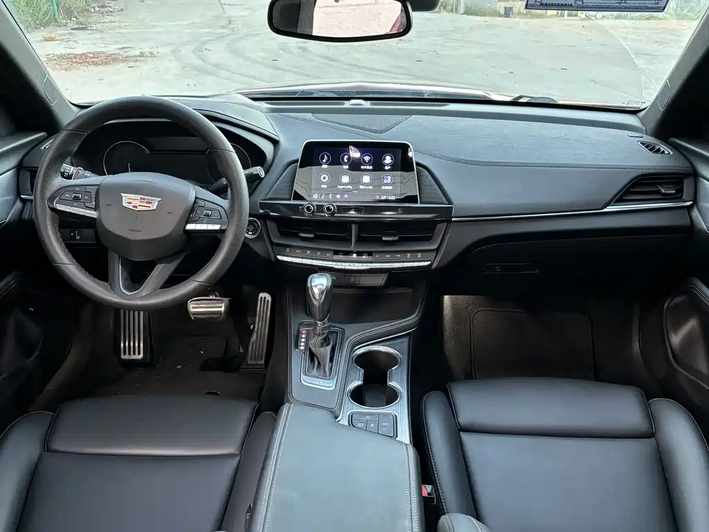 Cadillac CT4 — фото 5