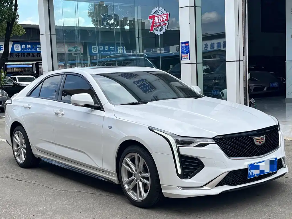 Cadillac CT4 — фото 3