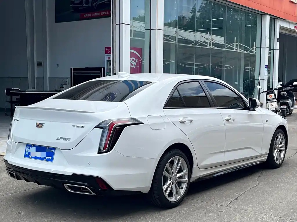 Cadillac CT4 — фото 4
