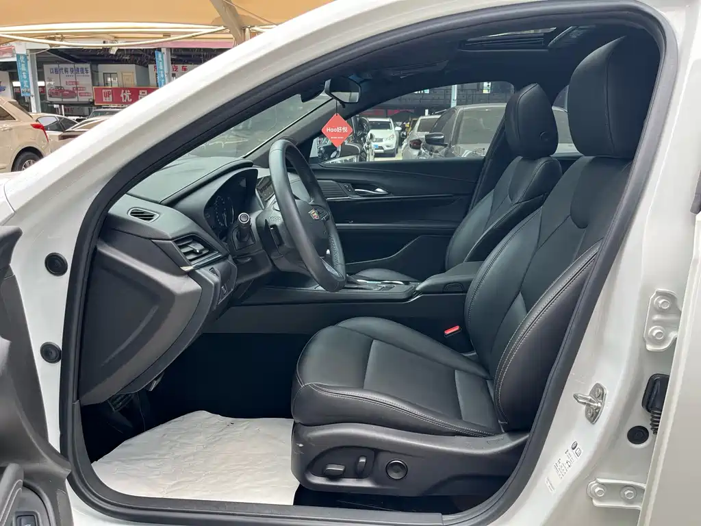 Cadillac CT4 — фото 5