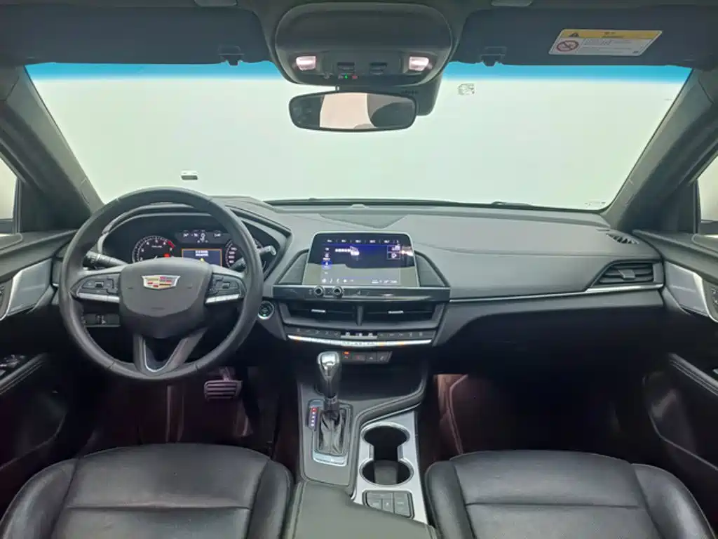Cadillac CT4 — фото 5