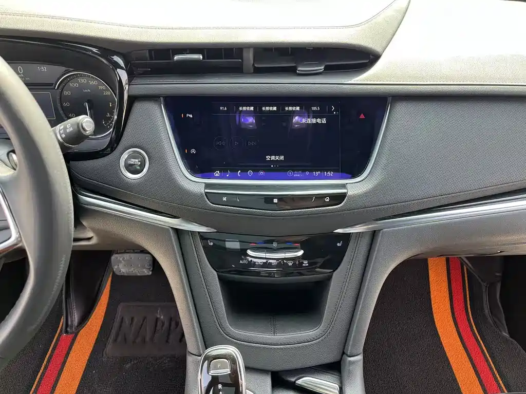 Cadillac XT5 — фото 34