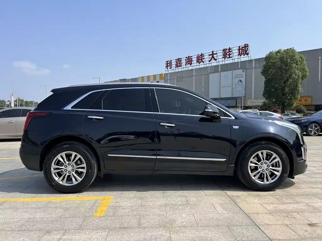 Cadillac XT5 — фото 8
