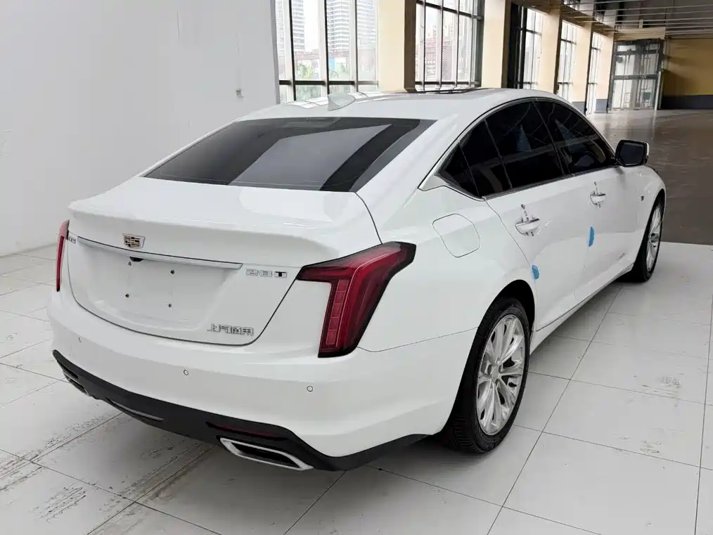 Cadillac CT5 — фото 9