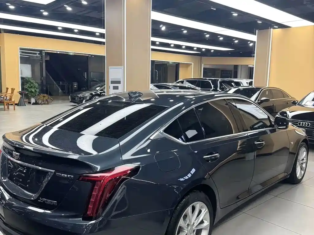 Cadillac CT5 — фото 6