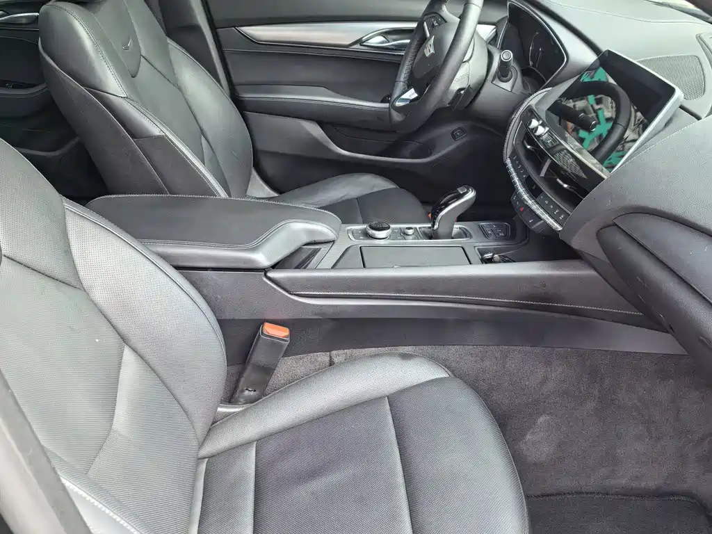 Cadillac CT5 — фото 4