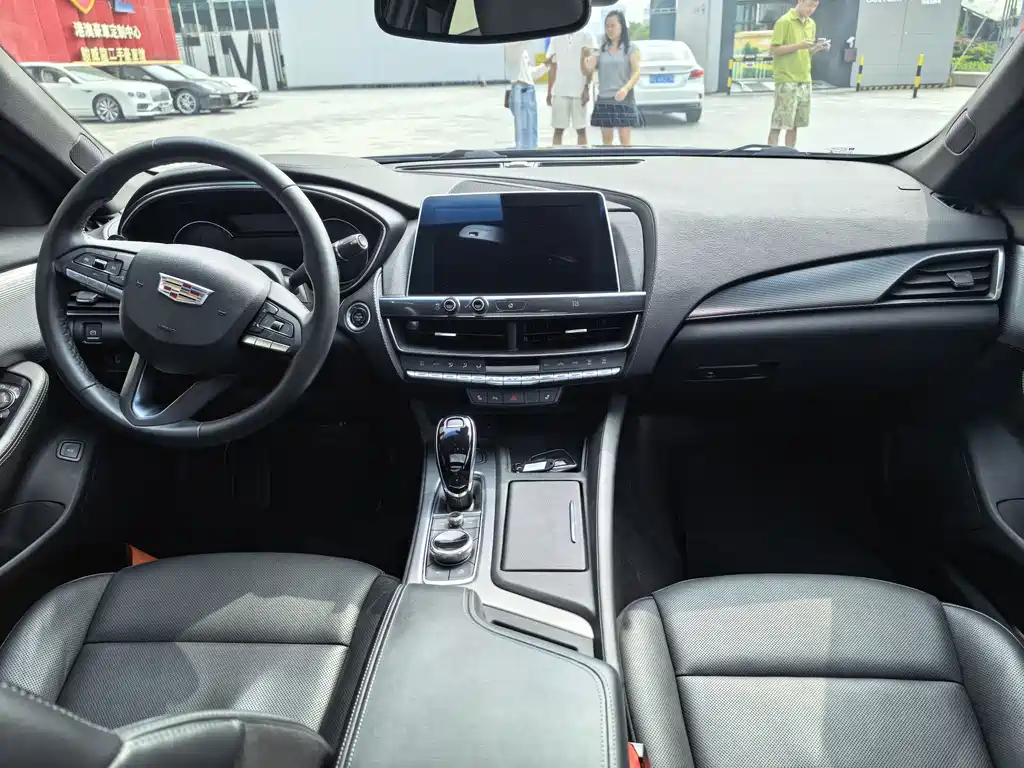 Cadillac CT5 — фото 6