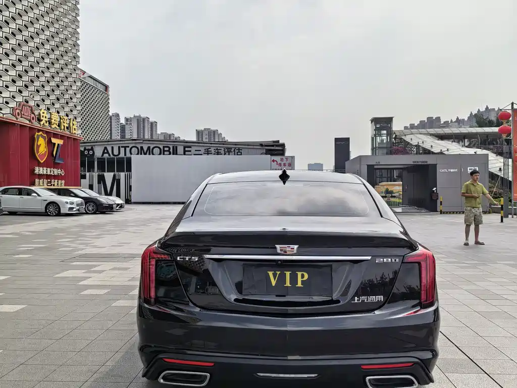 Cadillac CT5 — фото 8
