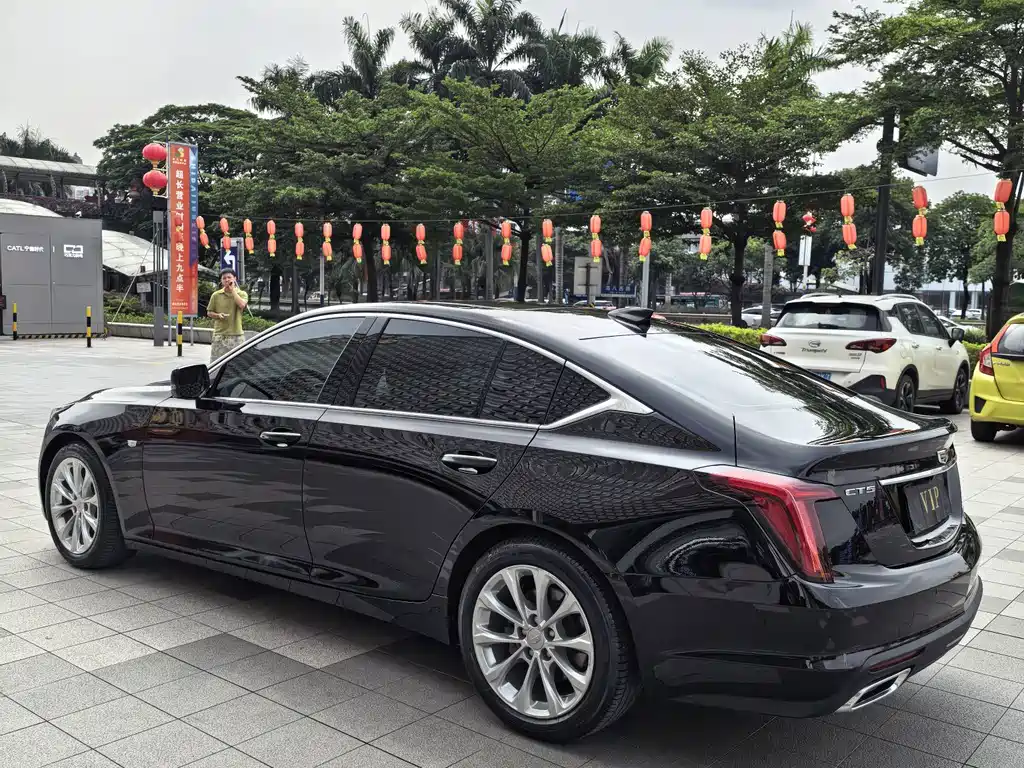 Cadillac CT5 — фото 9