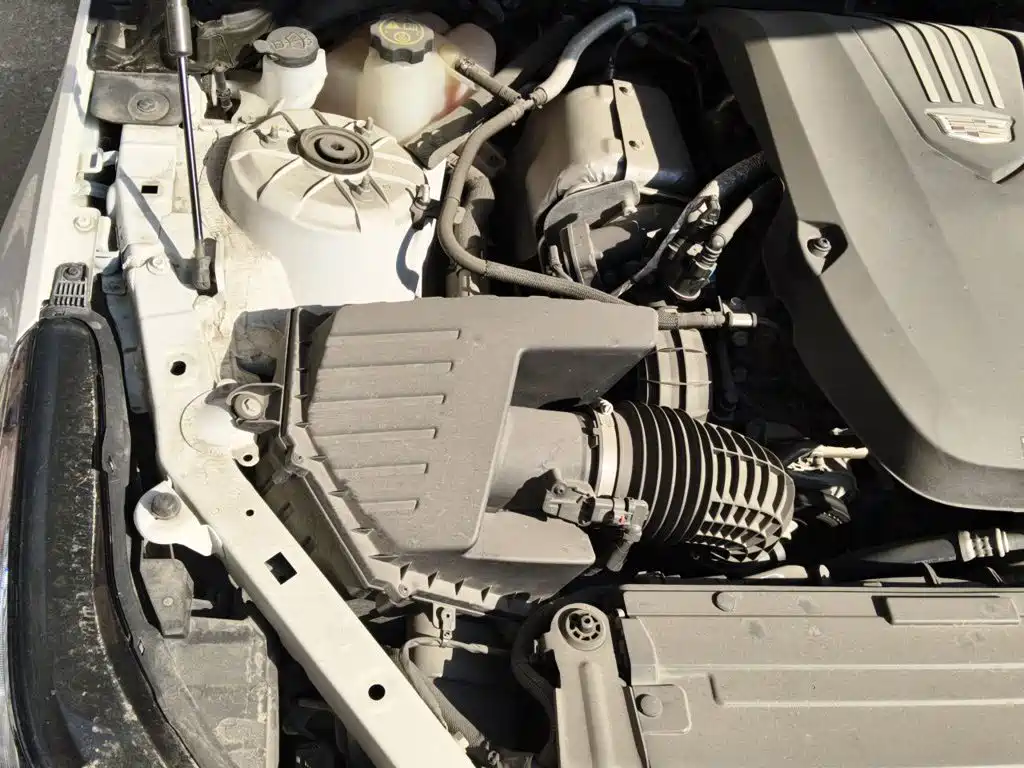 Cadillac CT4 — фото 20
