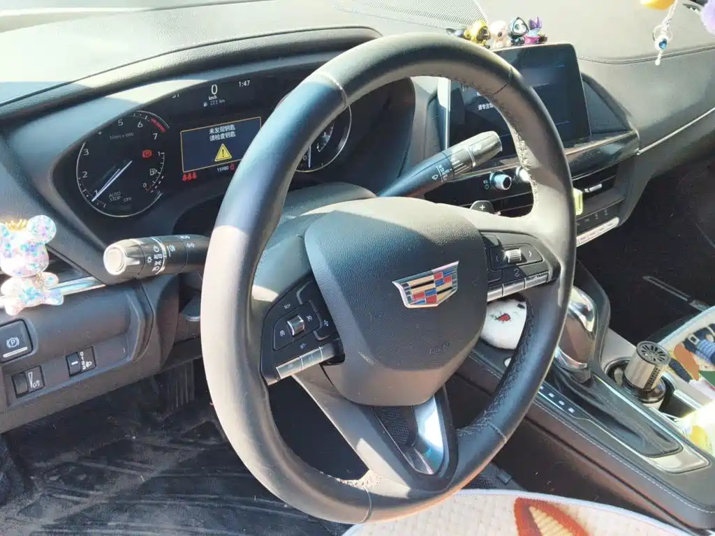 Cadillac CT4 — фото 6