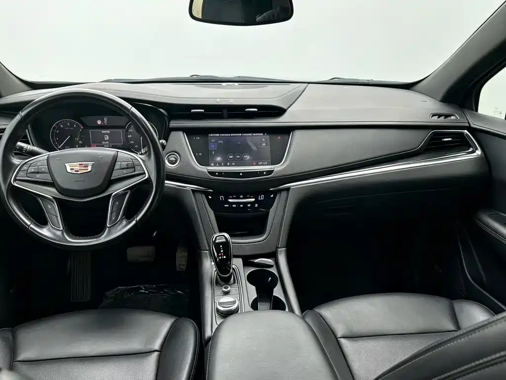 Cadillac XT5 — фото 6