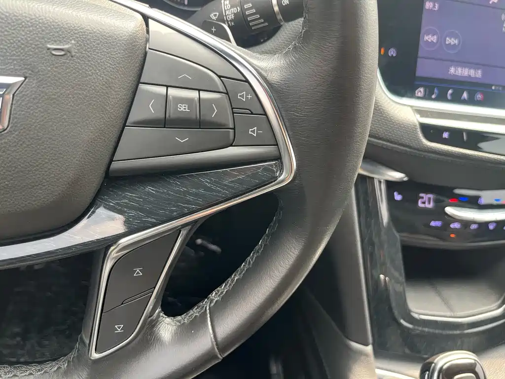 Cadillac XT5 — фото 34