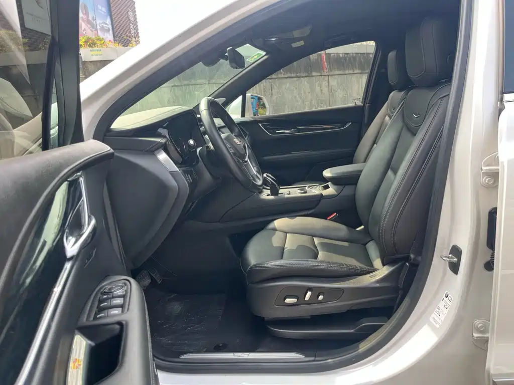 Cadillac XT5 — фото 9