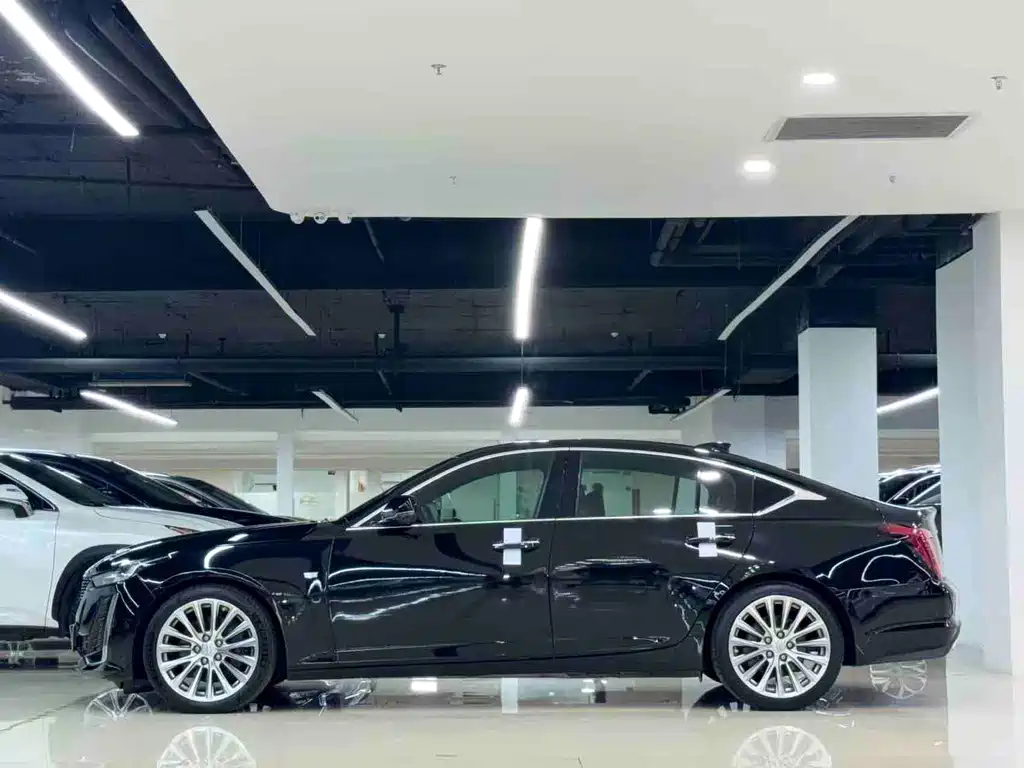 Cadillac CT5 — фото 5