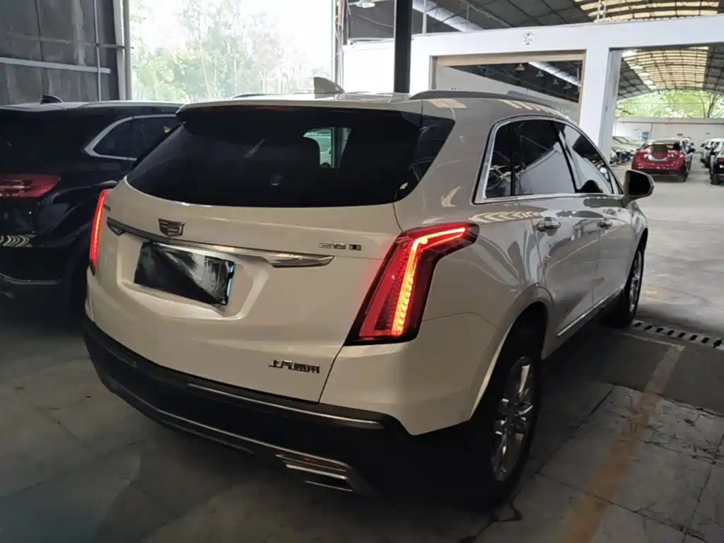 Cadillac XT5 — фото 7