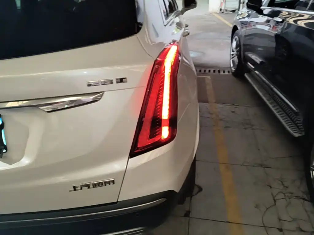 Cadillac XT5 — фото 8