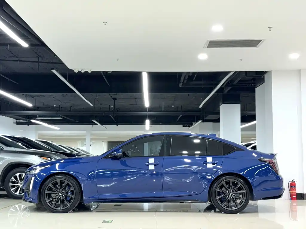 Cadillac CT5 — фото 3