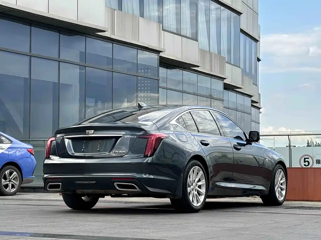 Cadillac CT5 — фото 24
