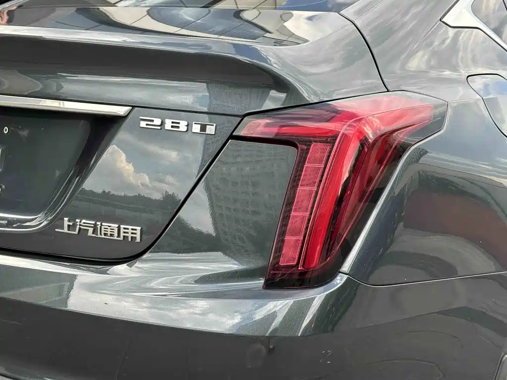 Cadillac CT5 — фото 9
