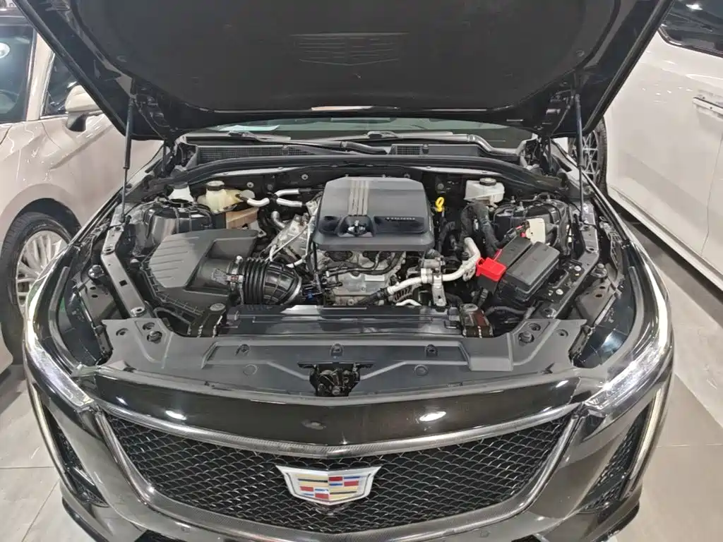 Cadillac CT5 — фото 20