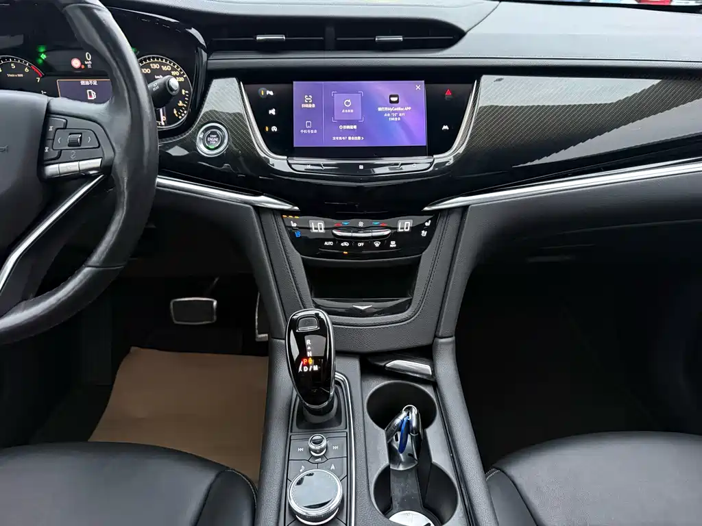 Cadillac XT6 — фото 7